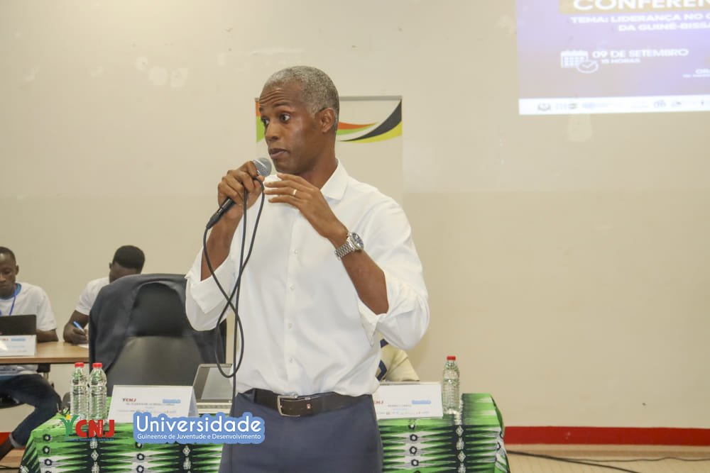Universidade Guineense da Juventude Realiza Conferência sobre Liderança no Contexto Guineense